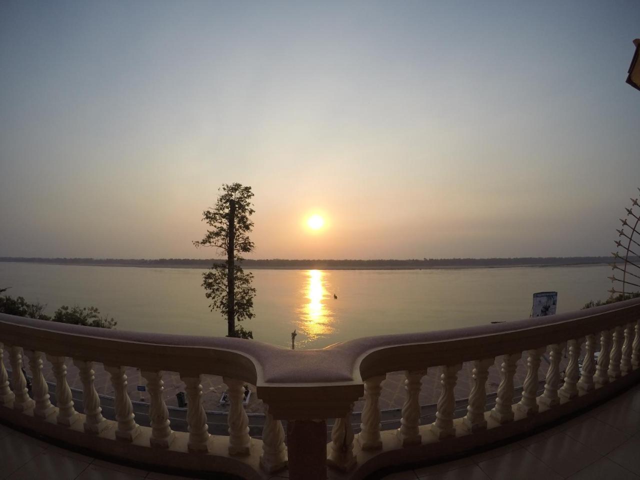 Hengheng II Guest House Кратьэх Экстерьер фото