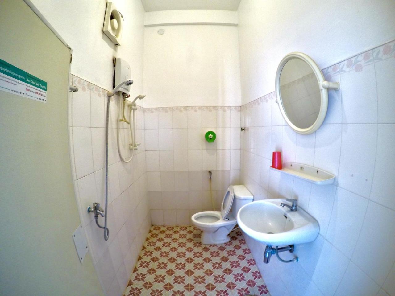 Hengheng II Guest House Кратьэх Экстерьер фото